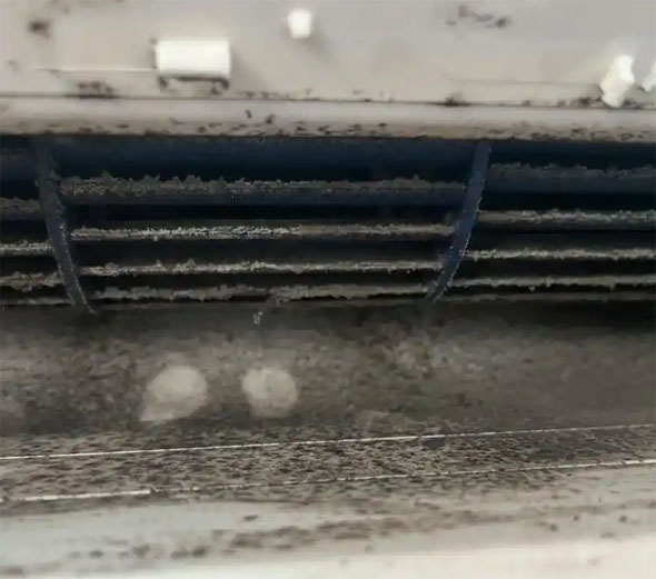 内乡空调吹的风有股烧焦味是怎么回事